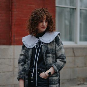 Eliza Faulkner Grey Collar Accessory